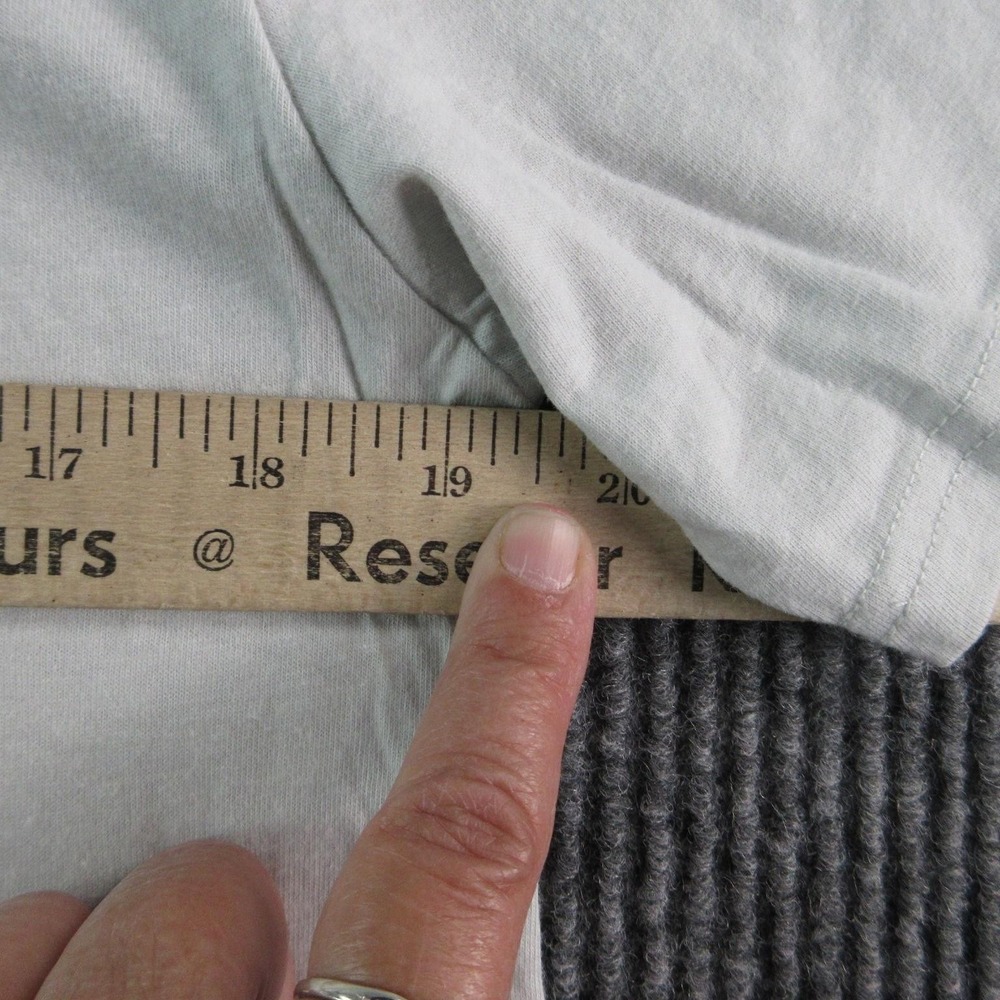 True Classic Shirt Mens M Gray Crew Neck Curved Hem Short Sleeve Tagless NWOT - Picture 4 of 14